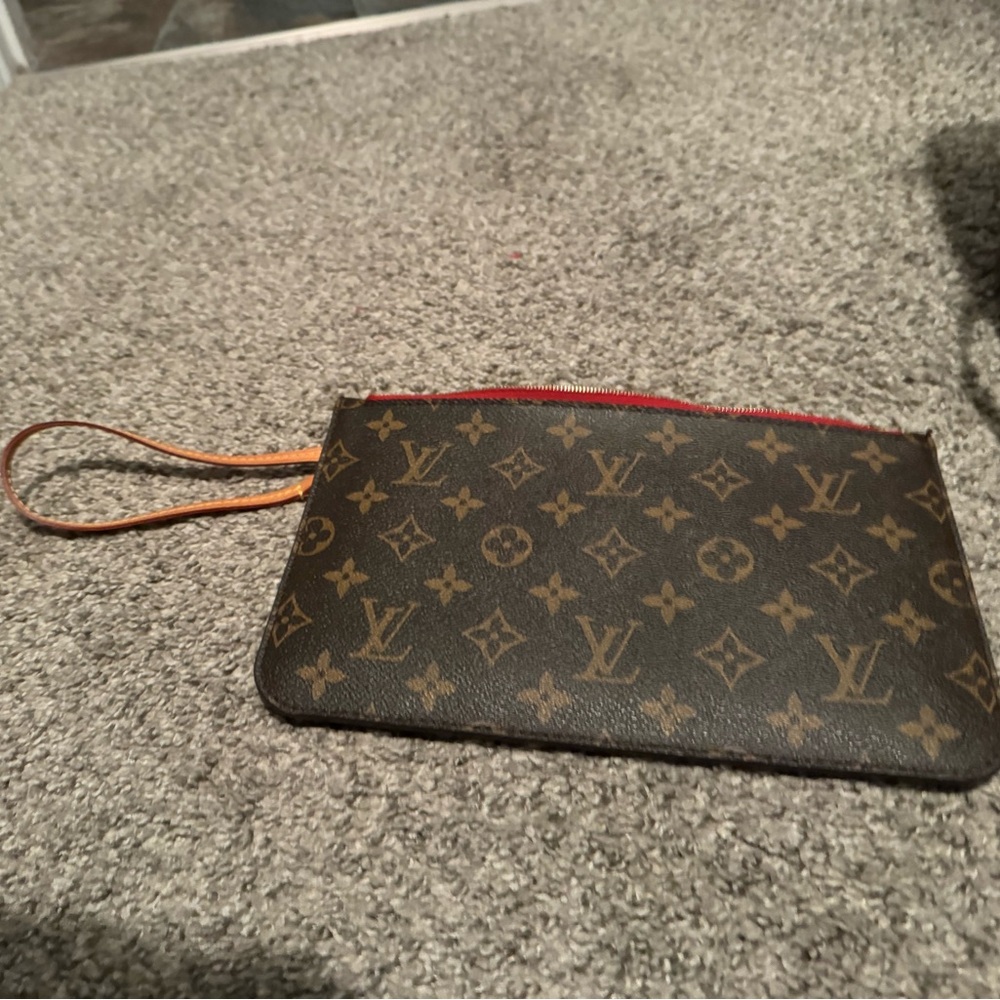 Louis vuitton wristlet